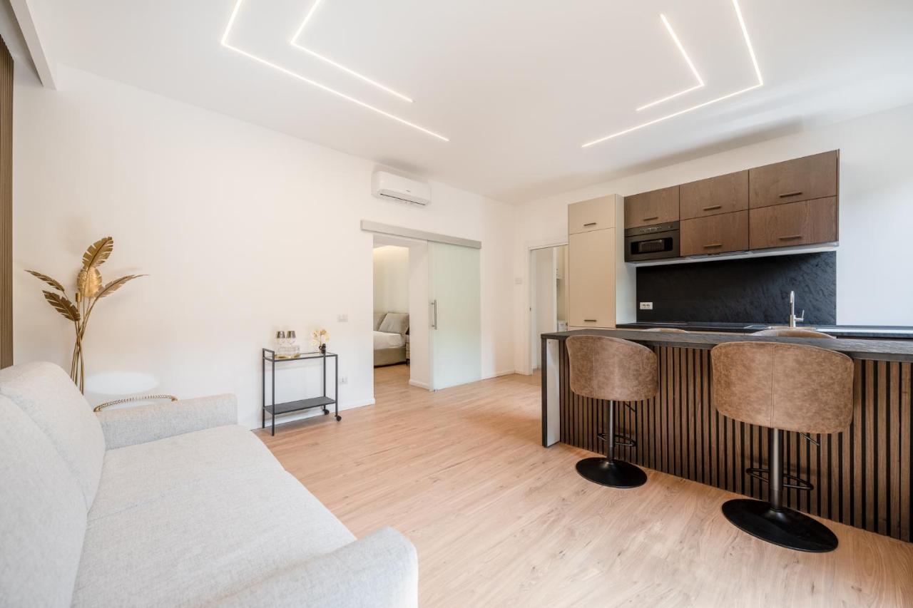 Bilocale Moderno - City Center Milano Eksteriør billede